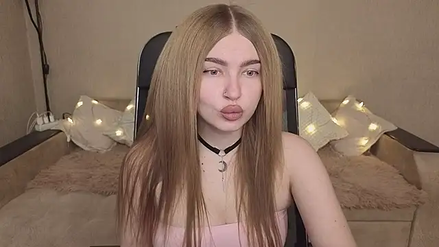 ViolettaLopez online show from 11-24-25, 10:59