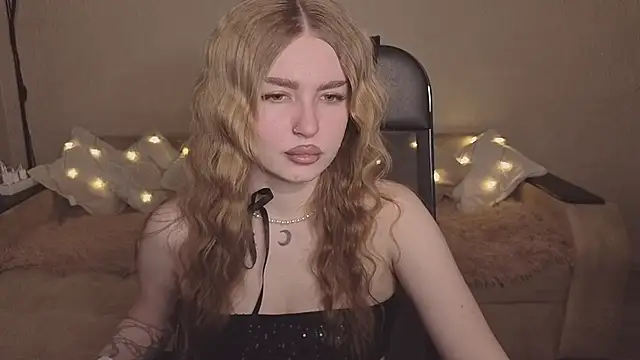 ViolettaLopez online show from 02-12-26, 03:18