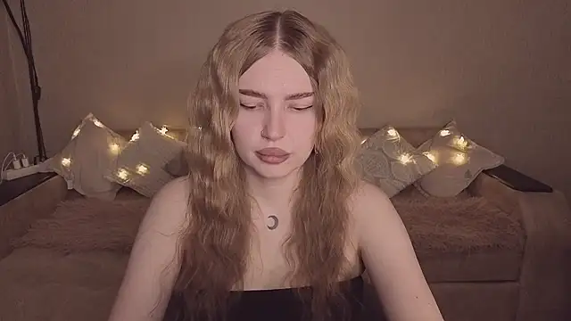 ViolettaLopez online show from 03-25-26, 04:02