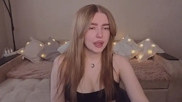 ViolettaLopez online show from 04-10-26, 01:27