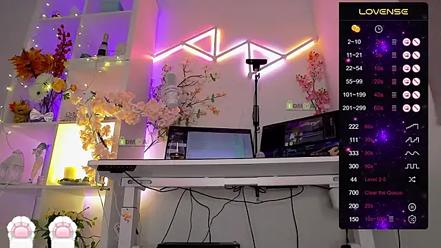 Elena-Marilyn online show from 11-18-25, 08:46