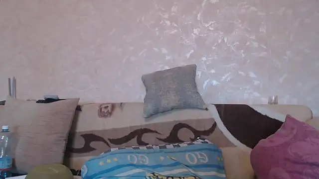 Amy August online show from 10-07-25, 06:32