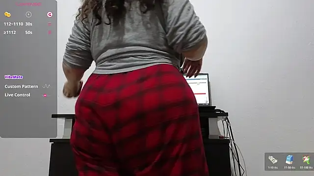 Snapshot of BBW_MILF_4U chatting on 11-21-25, 03:00 BBW MILF 4U online show from 11-21-25, 03:00