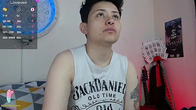 girl intense444 online show from 02-11-25, 01:09