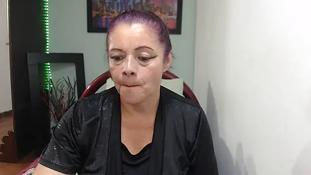 Snapshot of sexytitshot126 chatting on 10-05-25, 10:40 sexytitshot126 online show from 10-05-25, 10:40