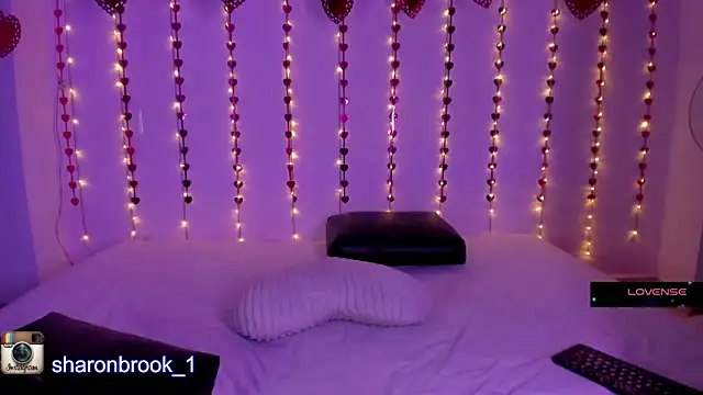 Snapshot of sharon_1 chatting on 12-15-24, 03:56 sharon 1 online show from 12-15-24, 03:56