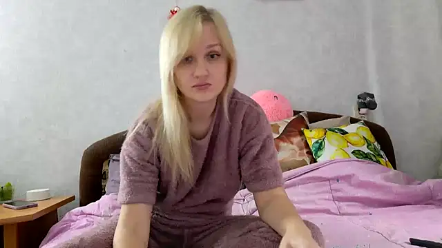 ModelEva online show from 10-09-25, 08:34