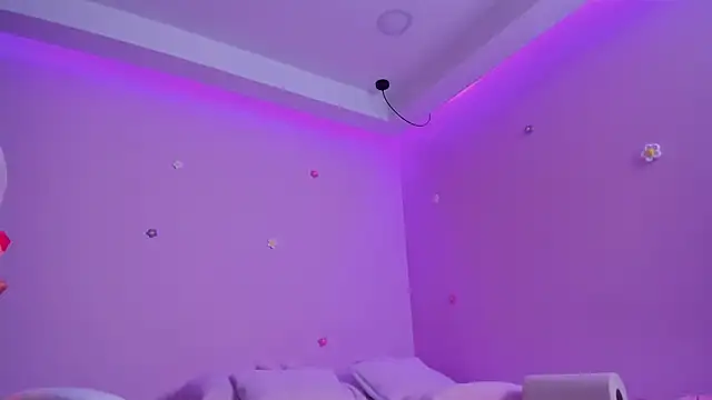 Snapshot of bella_adams_ chatting on 01-22-25, 12:59 bella adams online show from 01-22-25, 12:59