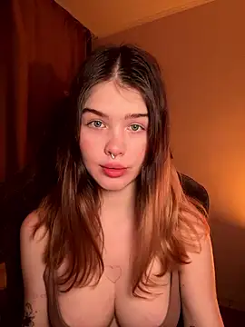 Snapshot of AmberIIey chatting on 01-13-26, 03:39 AmberIIey online show from 01-13-26, 03:39