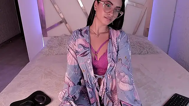 Snapshot of PaulinaBelushi chatting on 01-15-25, 04:43 PaulinaBelushi online show from 01-15-25, 04:43