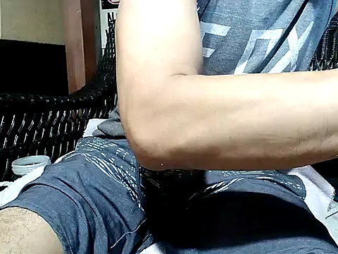 HungHawaiian808xh online show from 12-05-24, 08:00