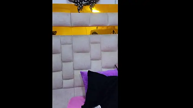 Snapshot of bigass_monic chatting on 02-13-25, 03:29 bigass monic online show from 02-13-25, 03:29