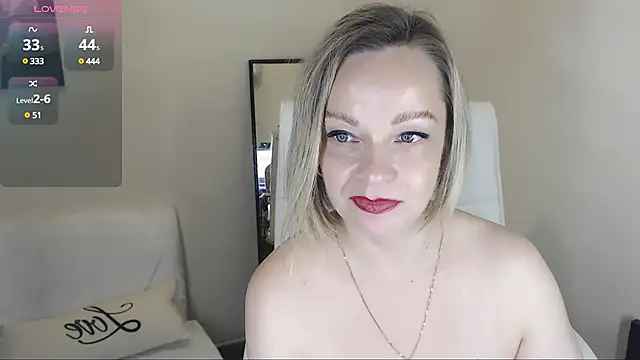 Snapshot of Tilly_Eliot chatting on 12-30-24, 07:11 Tilly Eliot online show from 12-30-24, 07:11