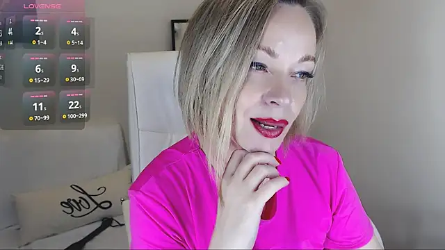 Snapshot of Tilly_Eliot chatting on 01-10-25, 03:58 Tilly Eliot online show from 01-10-25, 03:58