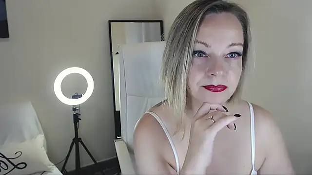 Snapshot of Tilly_Eliot chatting on 01-30-25, 04:24 Tilly Eliot online show from 01-30-25, 04:24