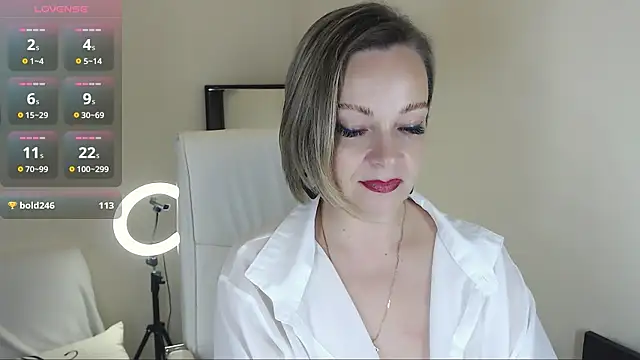 Snapshot of Tilly_Eliot chatting on 02-20-25, 10:59 Tilly Eliot online show from 02-20-25, 10:59