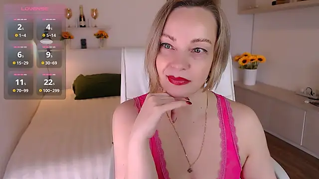 Snapshot of Tilly_Eliot chatting on 09-20-25, 07:15 Tilly Eliot online show from 09-20-25, 07:15