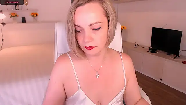 Tilly Eliot online show from 11-12-25, 08:30