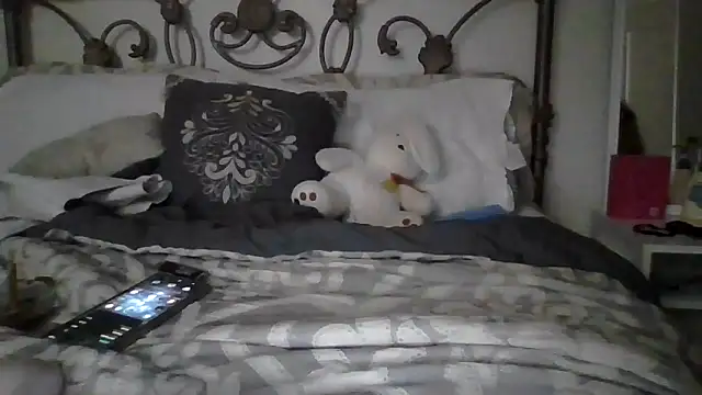 persephone332 online show from 10-12-25, 06:01