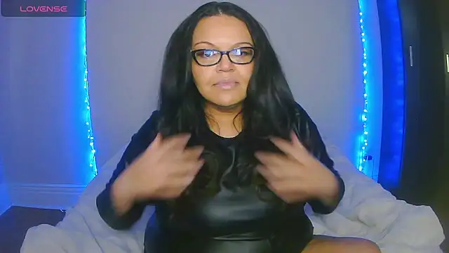 Mila Ferrara online show from 02-19-25, 11:46