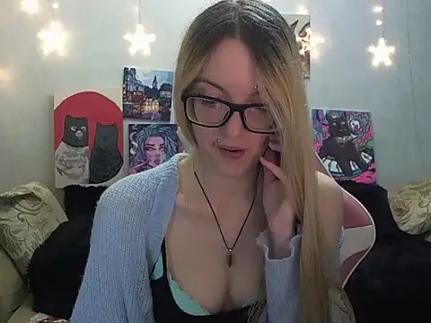 SecretSophia online show from 10-01-25, 09:32