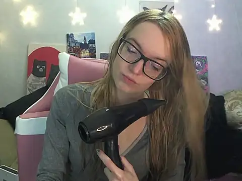 SecretSophia online show from 11-18-25, 09:08