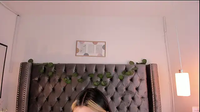 Kim Blane online show from 03-21-25, 04:06