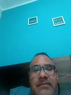 Snapshot of PhillDrake11 chatting on 11-28-25, 04:04 PhillDrake11 online show from 11-28-25, 04:04