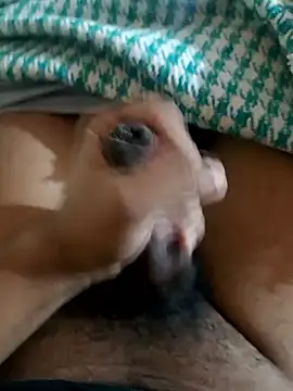 Snapshot of Deluxe_dick chatting on 03-19-25, 02:35 Deluxe dick online show from 03-19-25, 02:35