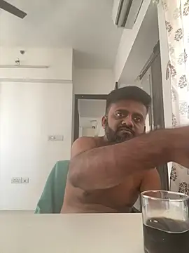 Snapshot of HIMSEXY chatting on 01-14-25, 08:52 HIMSEXY online show from 01-14-25, 08:52