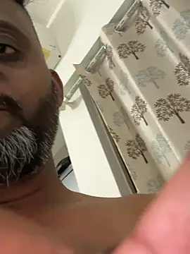 Snapshot of HIMSEXY chatting on 02-25-25, 10:07 HIMSEXY online show from 02-25-25, 10:07