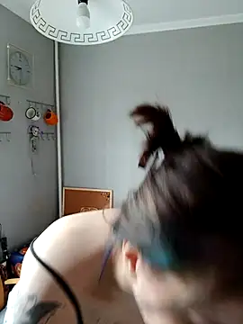 LazyTanukii online show from 10-27-25, 06:28