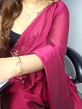 Snapshot of aliyaah_singh chatting on 03-03-25, 08:32 aliyaah singh online show from 03-03-25, 08:32