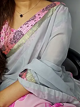 Snapshot of aliyaah_singh chatting on 09-15-25, 05:46 aliyaah singh online show from 09-15-25, 05:46