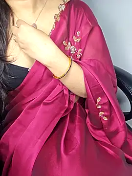 Snapshot of aliyaah_singh chatting on 09-19-25, 05:35 aliyaah singh online show from 09-19-25, 05:35