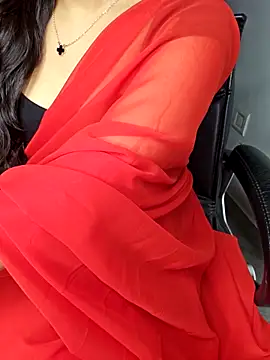 Snapshot of aliyaah_singh chatting on 09-24-25, 05:27 aliyaah singh online show from 09-24-25, 05:27