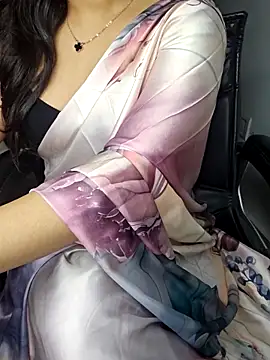 Snapshot of aliyaah_singh chatting on 10-16-25, 05:47 aliyaah singh online show from 10-16-25, 05:47