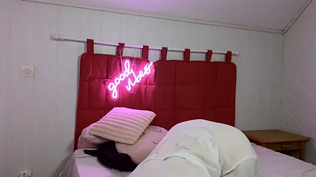 TiffanyDollxxx online show from 10-08-25, 08:50