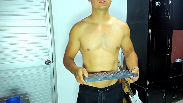 VincentSavage online show from 04-12-26, 08:58