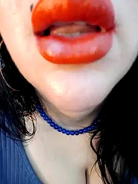 Queen sousou online show from 02-06-25, 01:16