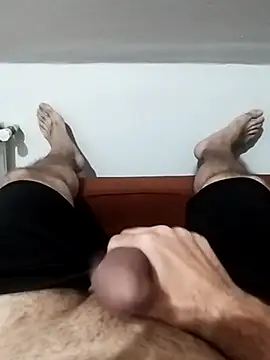 Snapshot of Aykut1990 chatting on 10-20-25, 06:08 Aykut1990 online show from 10-20-25, 06:08