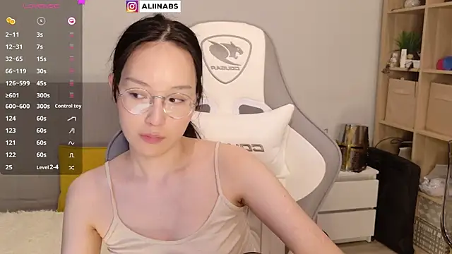 aliiiiiina online show from 01-21-25, 10:52