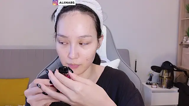 aliiiiiina online show from 01-26-25, 03:48