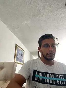 Snapshot of Darkdickhard chatting on 10-03-25, 06:38 Darkdickhard online show from 10-03-25, 06:38