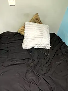 Snapshot of Darkdickhard chatting on 10-06-25, 02:31 Darkdickhard online show from 10-06-25, 02:31