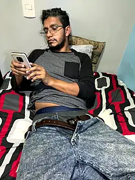 Snapshot of Darkdickhard chatting on 10-13-25, 04:23 Darkdickhard online show from 10-13-25, 04:23