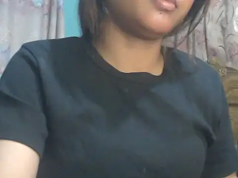 Snapshot of NancyRuvi chatting on 02-25-26, 03:32 NancyRuvi online show from 02-25-26, 03:32