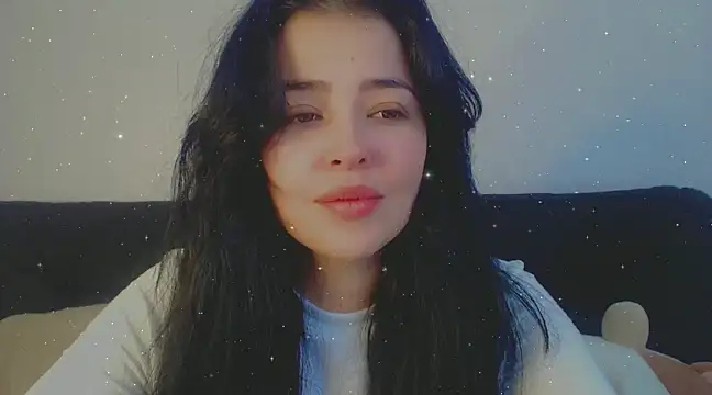 Snapshot of Aleska__Bell chatting on 02-10-25, 03:21 Aleska  Bell online show from 02-10-25, 03:21