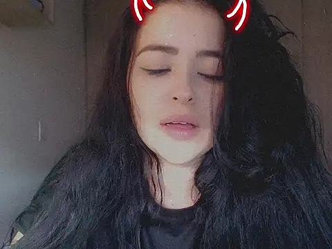 Snapshot of Aleska__Bell chatting on 09-20-25, 10:22 Aleska  Bell online show from 09-20-25, 10:22