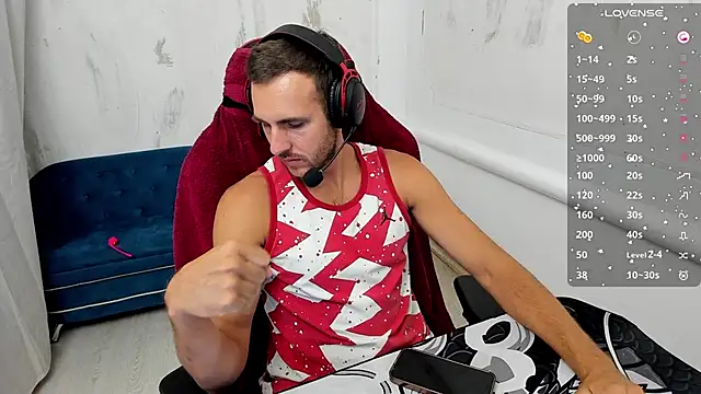 Snapshot of Raamoss chatting on 03-13-25, 09:16 Raamoss online show from 03-13-25, 09:16